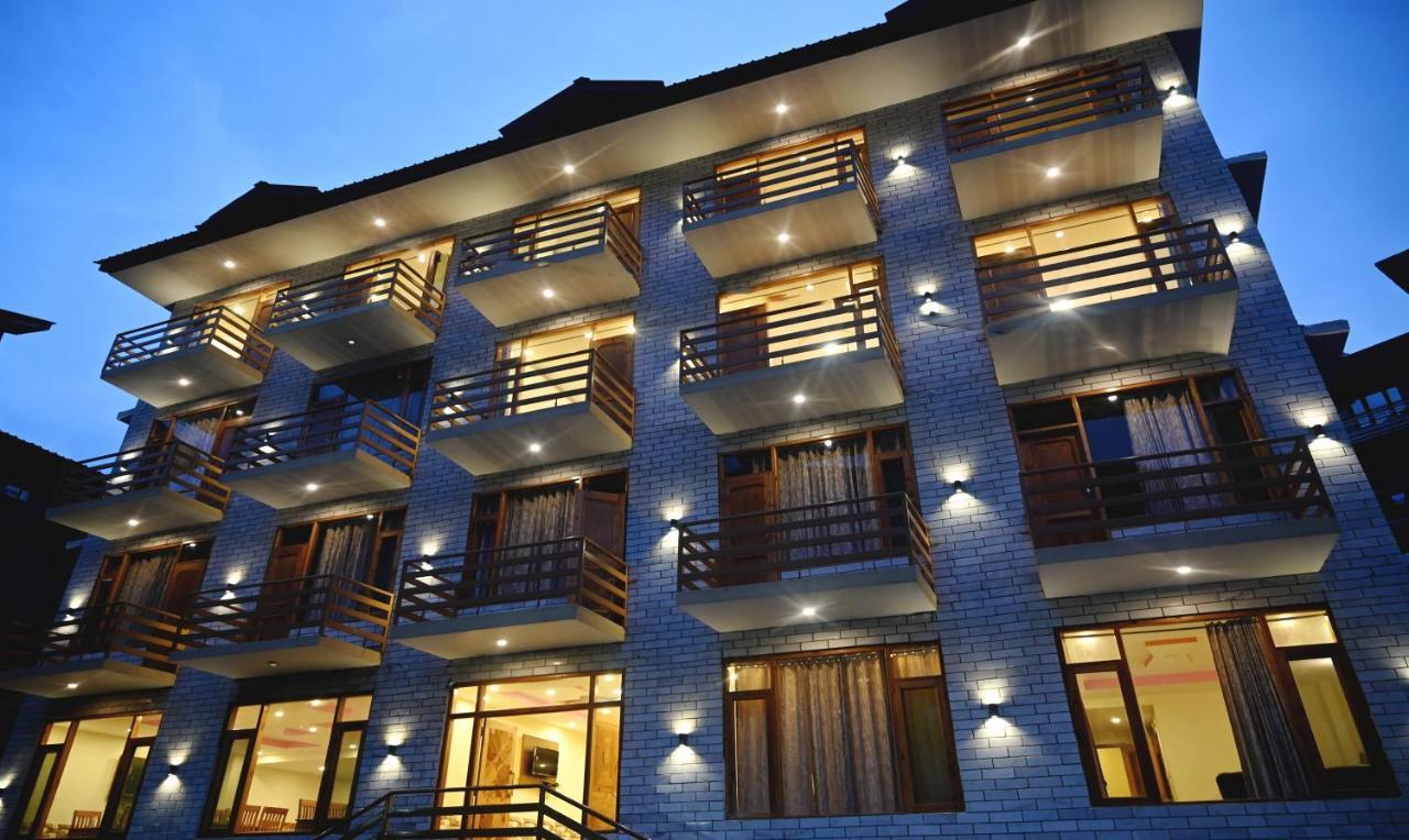 Treebo Dev With Valley View, Mall Road Manali  Exterior photo