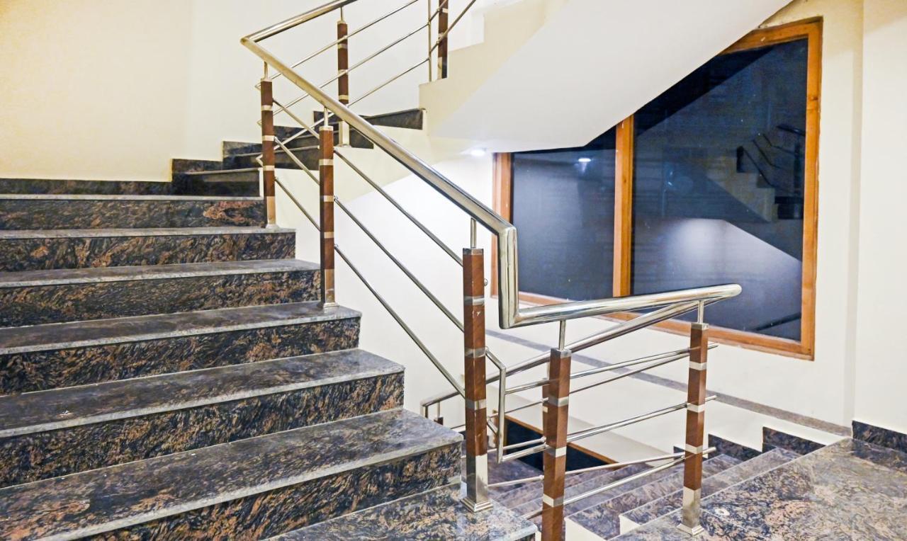 Treebo Dev With Valley View, Mall Road Manali  Exterior photo