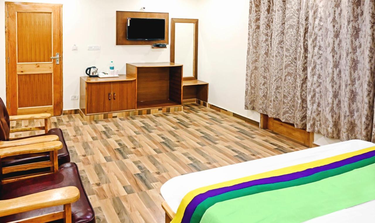 Treebo Dev With Valley View, Mall Road Manali  Exterior photo